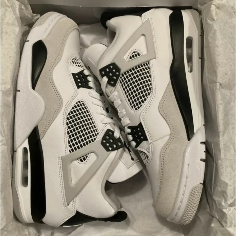 2022 Nike Air Jordan 4s Retro Military Black